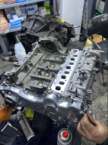 YED OTO’da motor üst kapak ve parça işleri