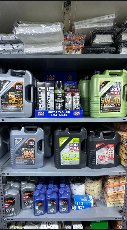 YED OTO Liqui Moly motor yağları rafı